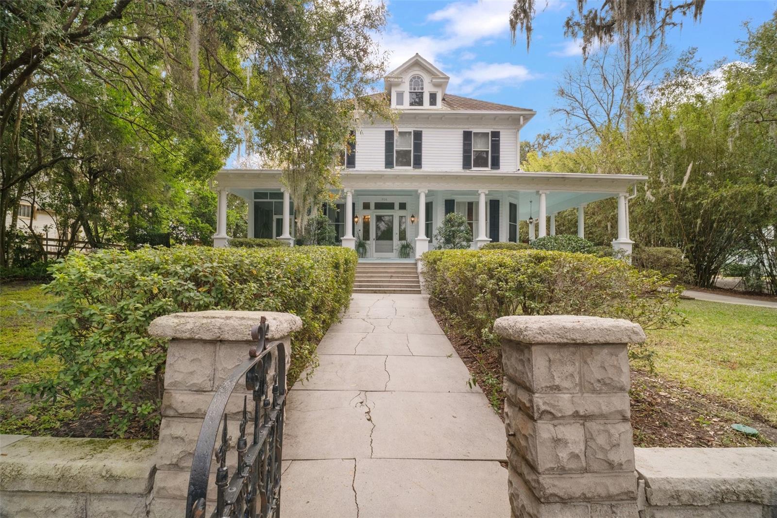 906 E FORT KING STREET