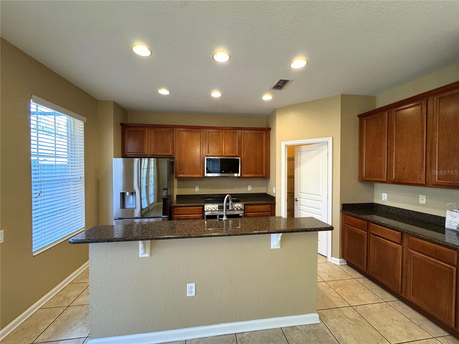 LAKE SAWYER SOUTH PH 03 - Residential Lease