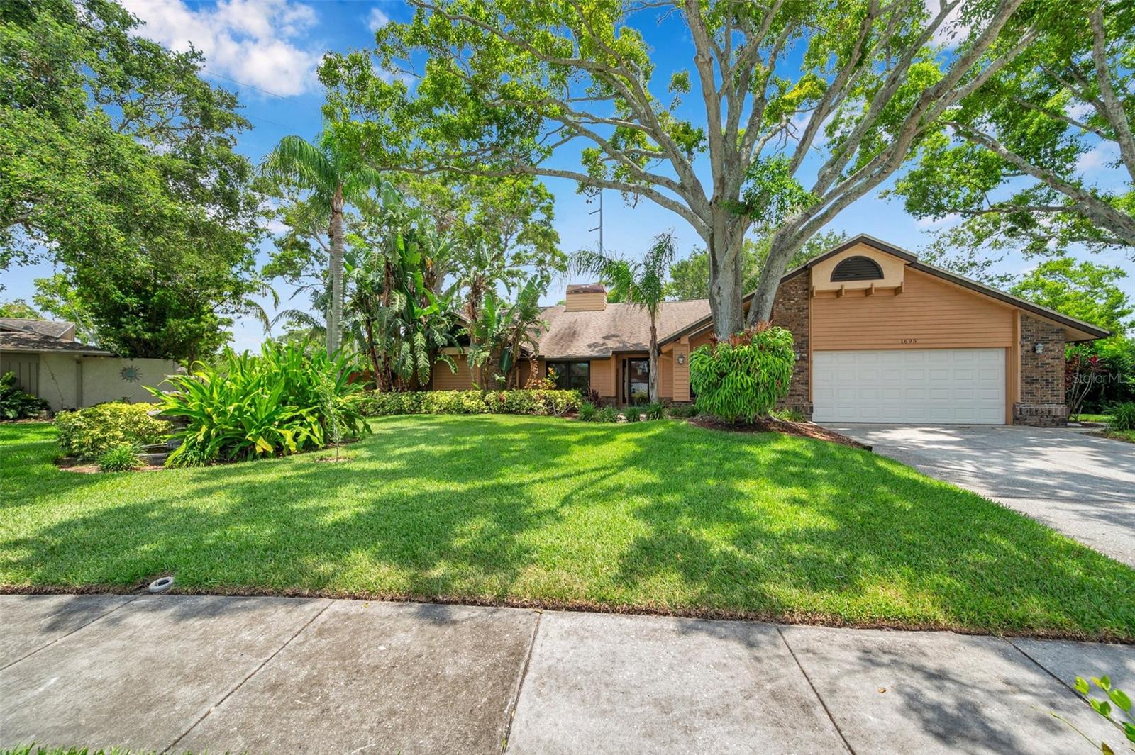 1695 CINNAMON LANE
