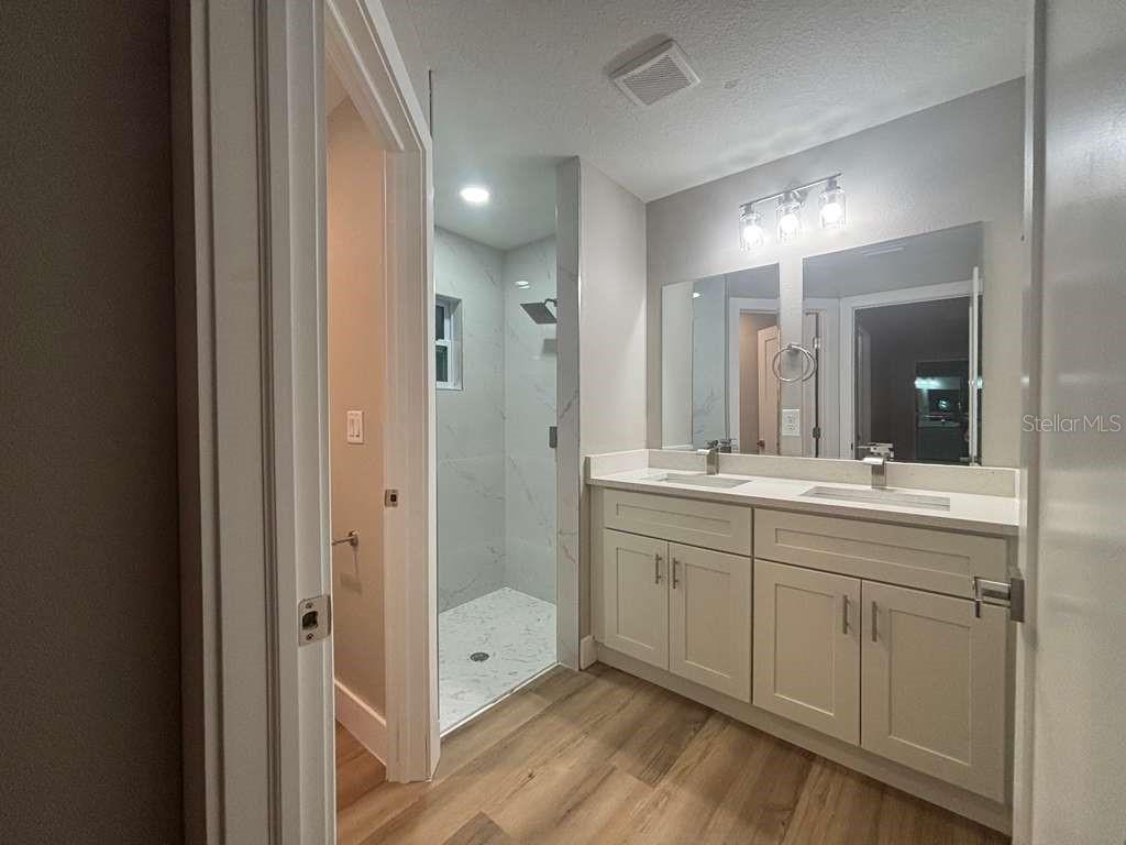 CITRUS SPGS UNIT 07 - Residential Lease