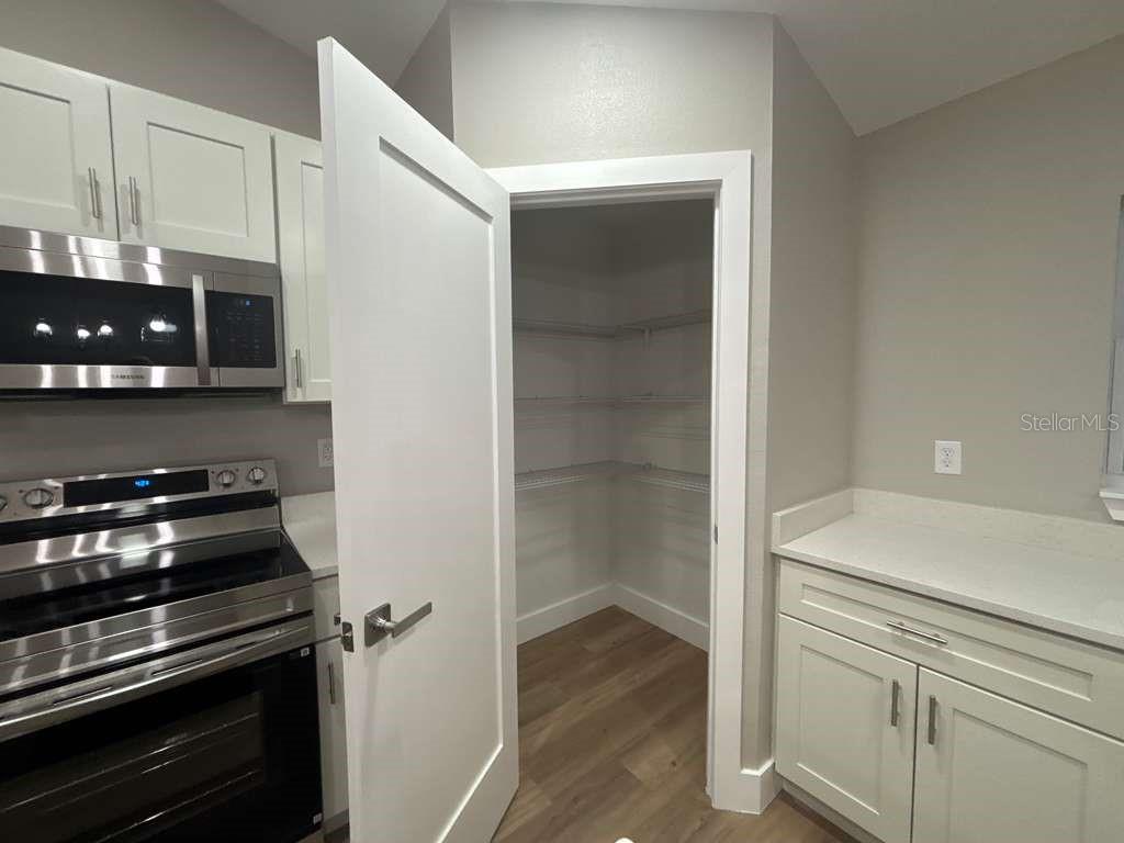 CITRUS SPGS UNIT 07 - Residential Lease