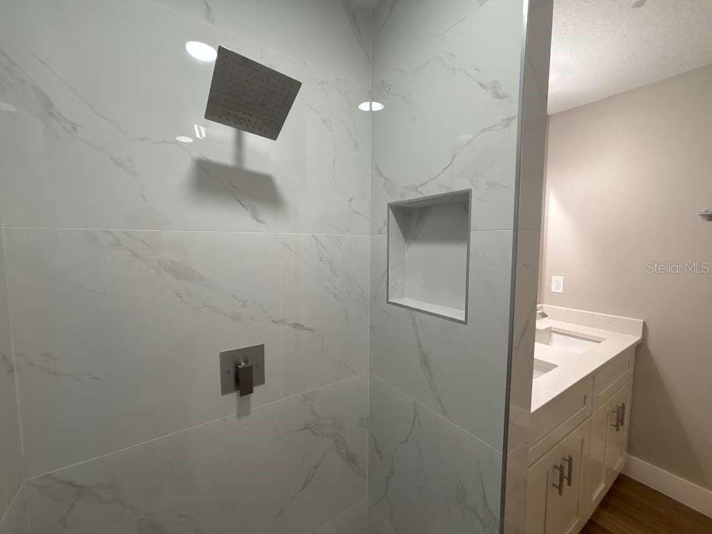 CITRUS SPGS UNIT 07 - Residential Lease