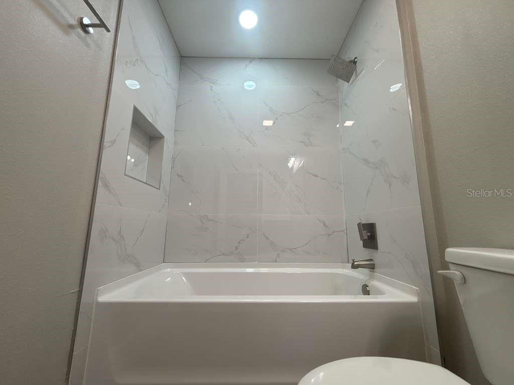 CITRUS SPGS UNIT 07 - Residential Lease