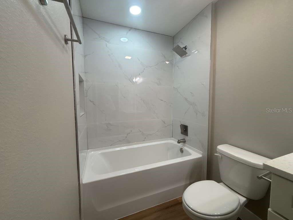 CITRUS SPGS UNIT 07 - Residential Lease