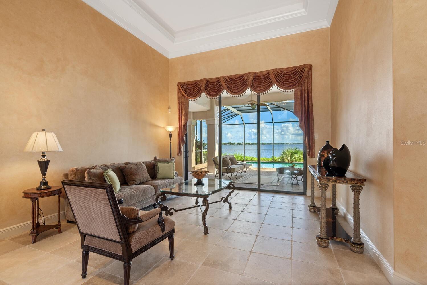 HAWK ISLAND - Residential