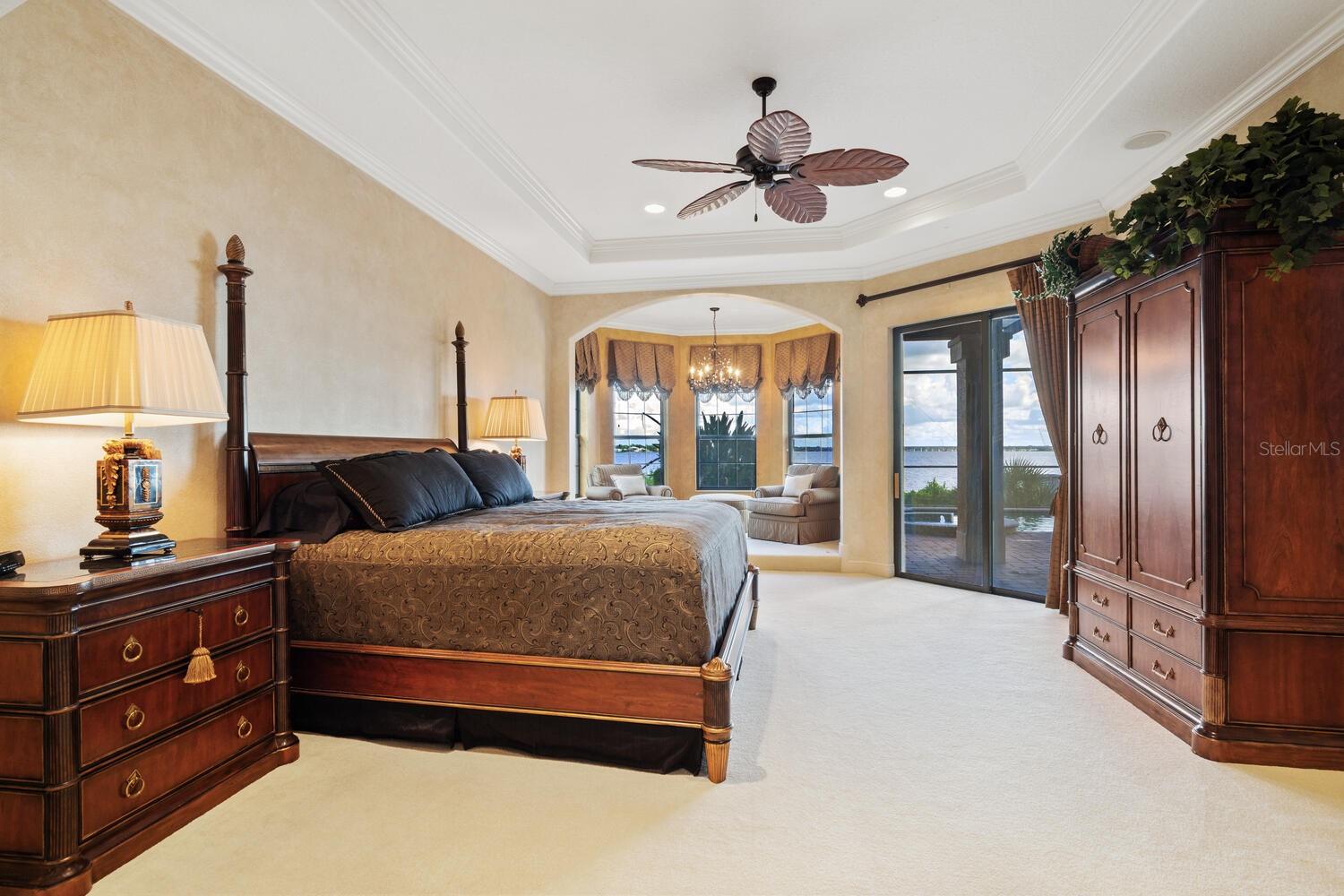 HAWK ISLAND - Residential