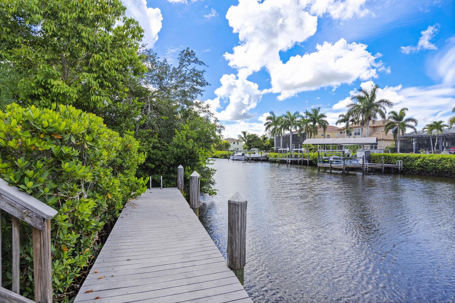 HAWK ISLAND - Residential