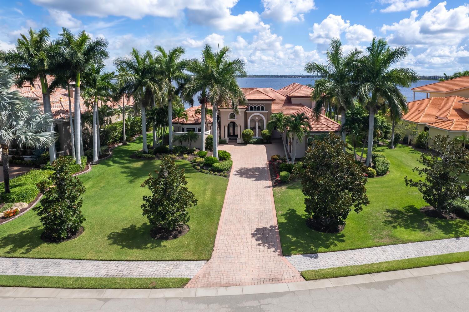 HAWK ISLAND - Residential