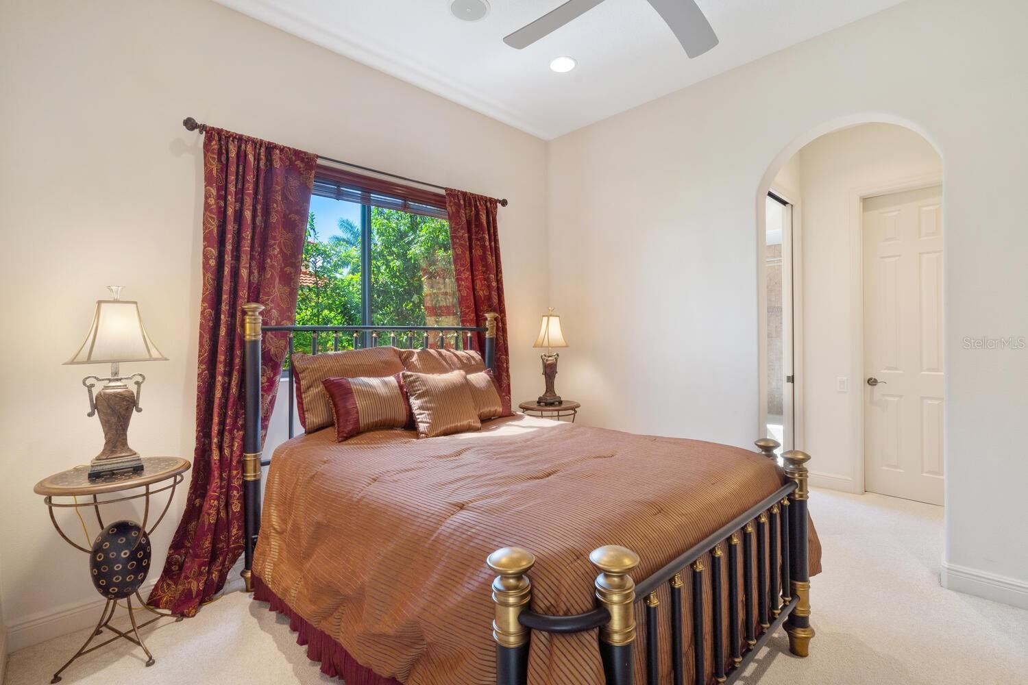 HAWK ISLAND - Residential