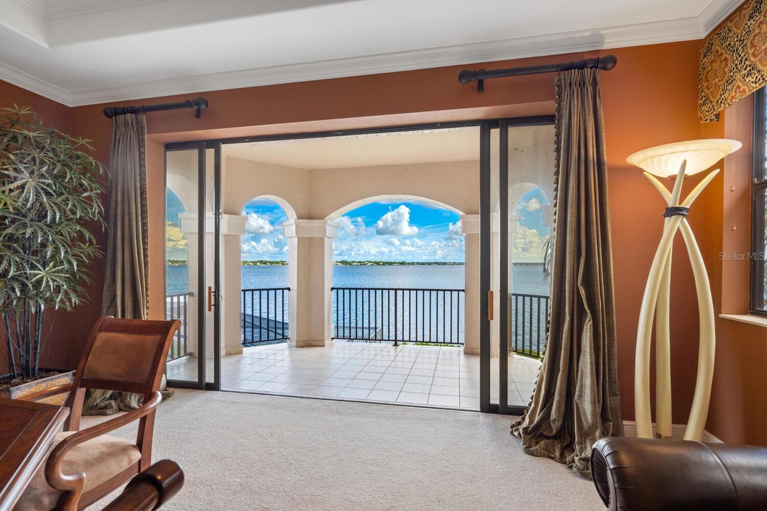 HAWK ISLAND - Residential