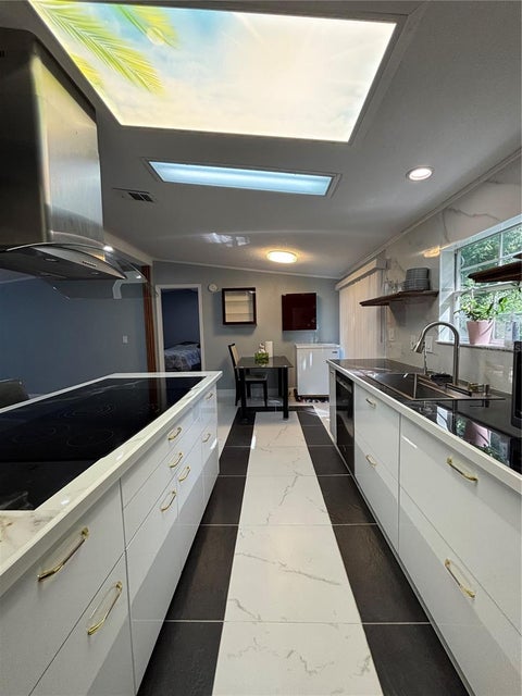 Tiny photo for 214 Morningside Avenue, Lady Lake, FL 32159 (MLS # G5119306)