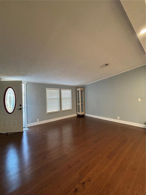 Tiny photo for 214 Morningside Avenue, Lady Lake, FL 32159 (MLS # G5119306)