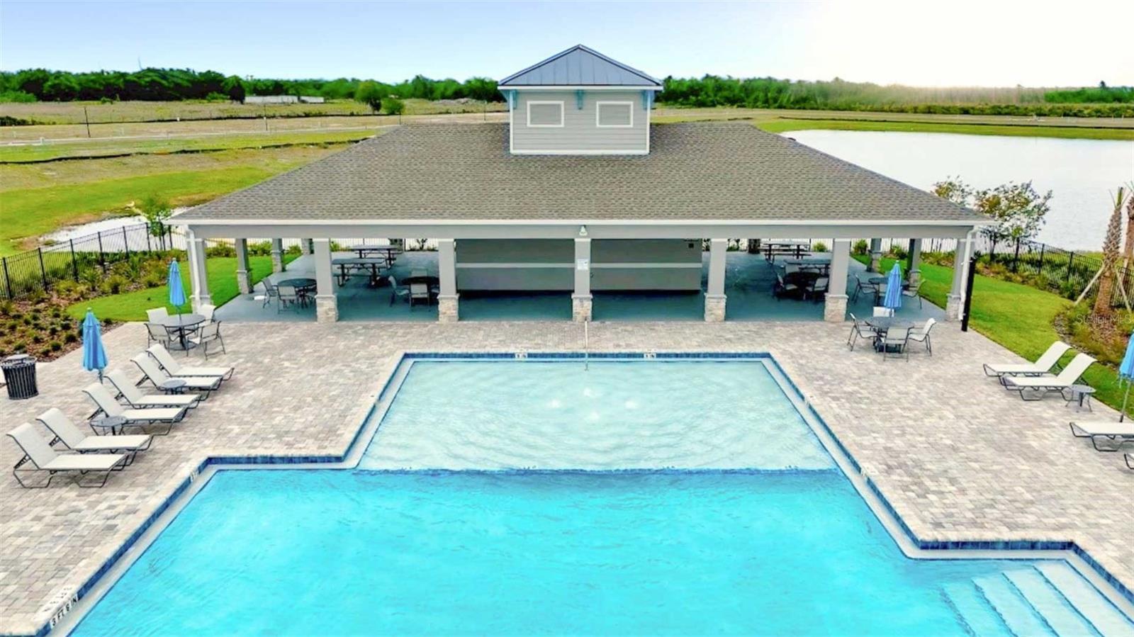 BUENA LAGO - Residential