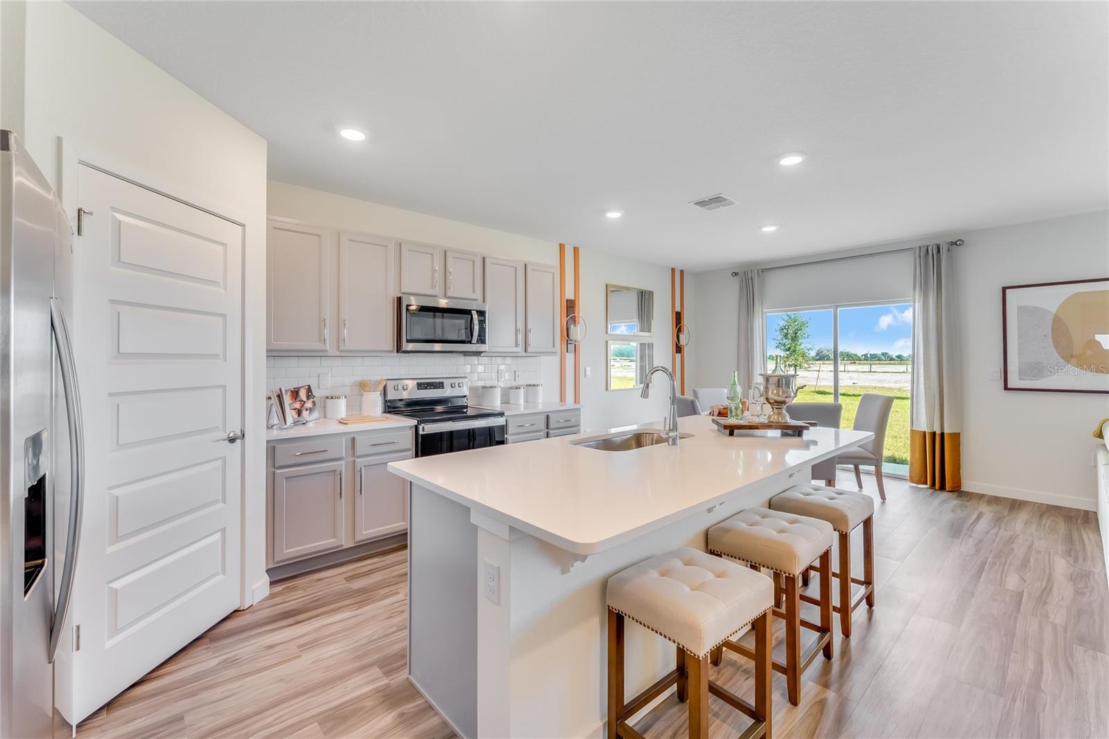 BUENA LAGO - Residential