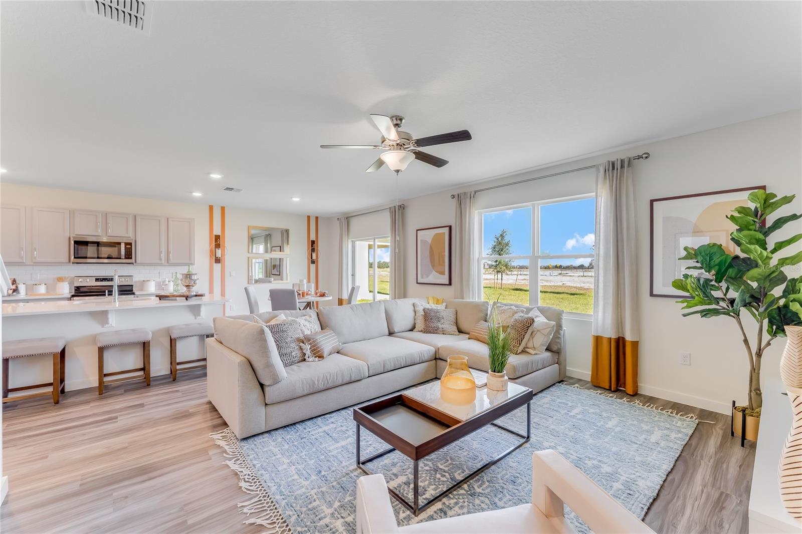 BUENA LAGO - Residential