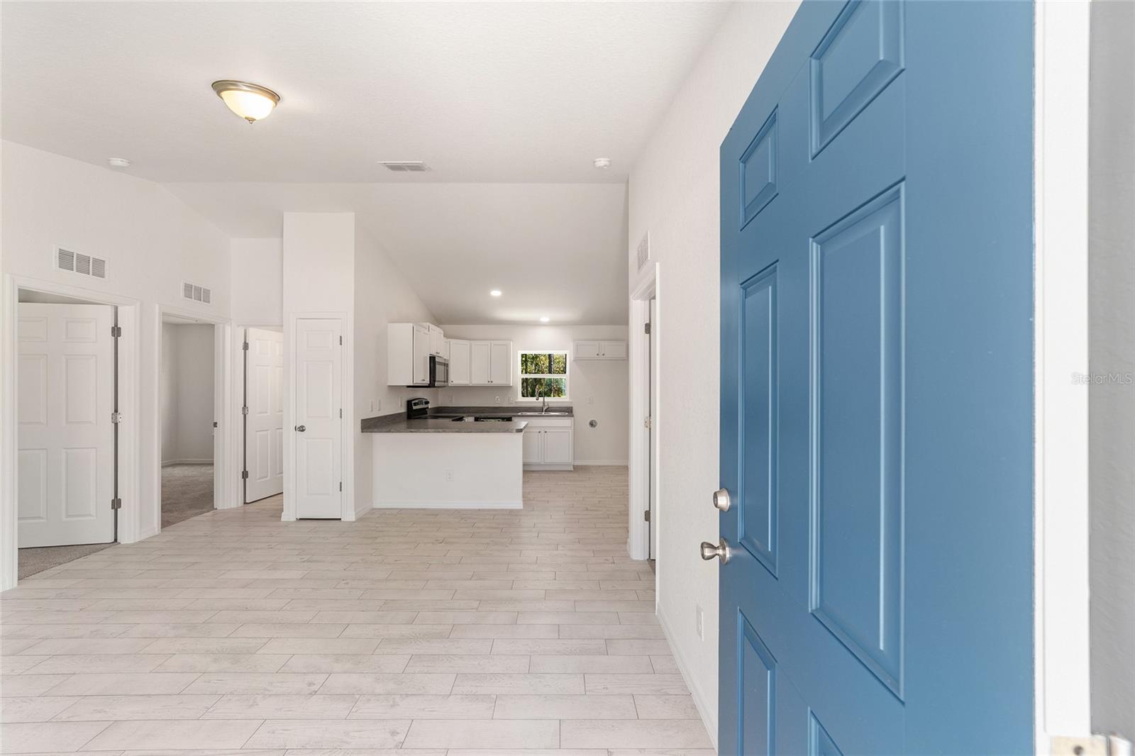 RAINBOW LAKES ESTATES - Residential