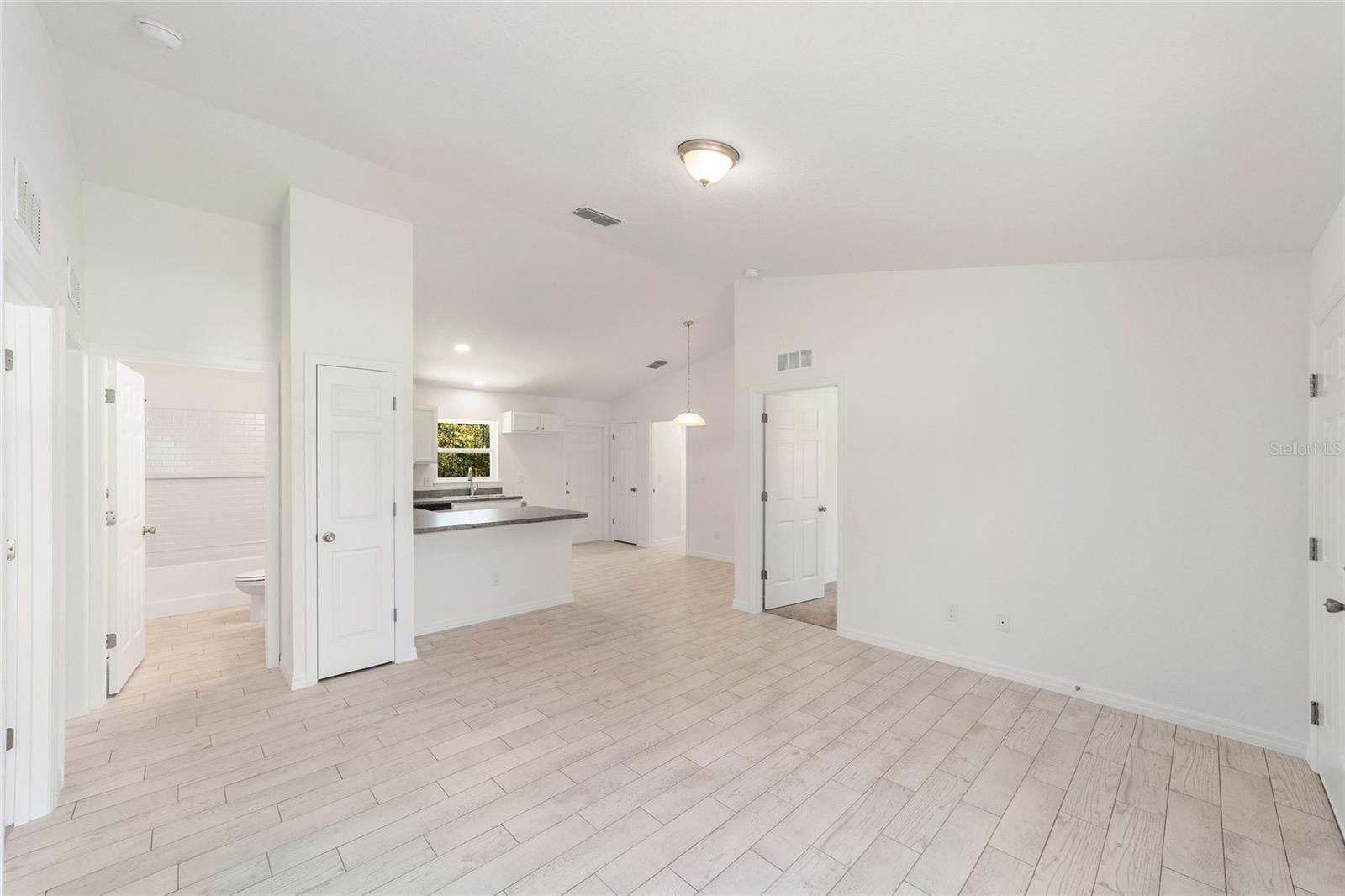 RAINBOW LAKES ESTATES - Residential