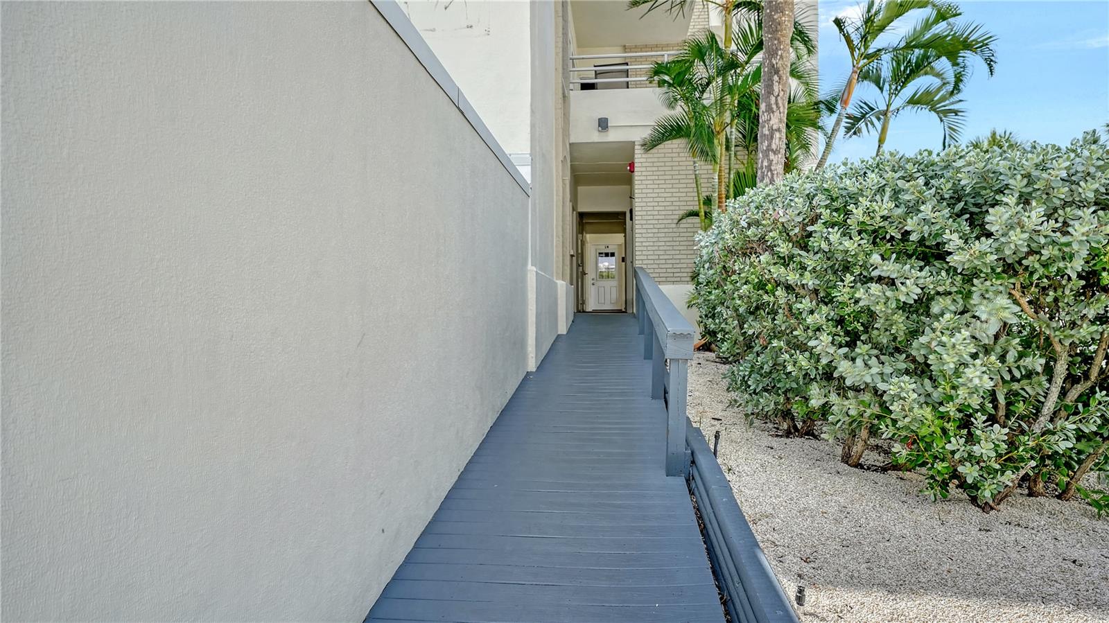 ISLAND HOUSE - Residential