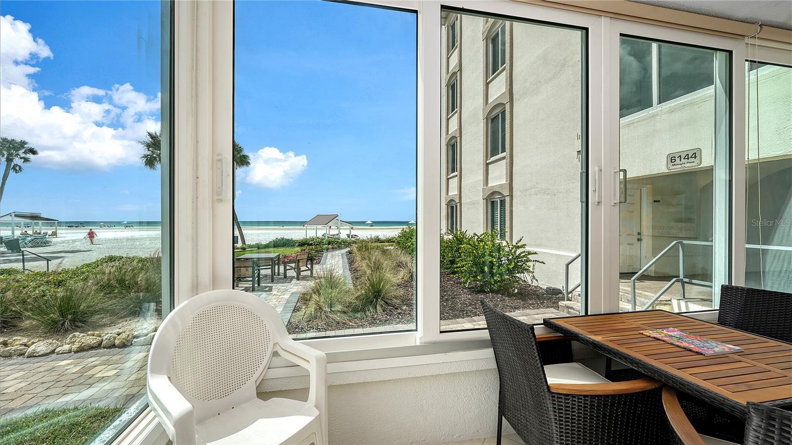 ISLAND HOUSE - Residential