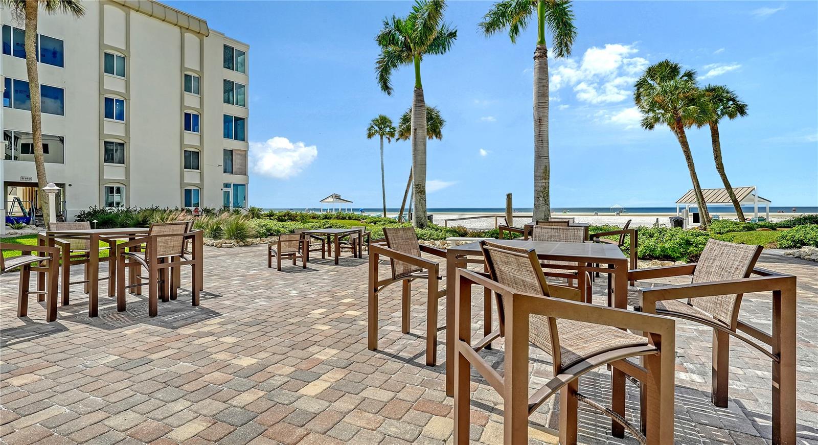 ISLAND HOUSE - Residential