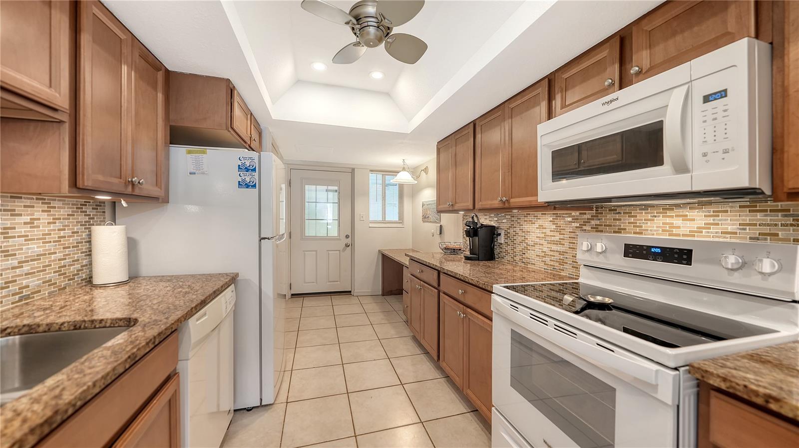 ISLAND HOUSE - Residential