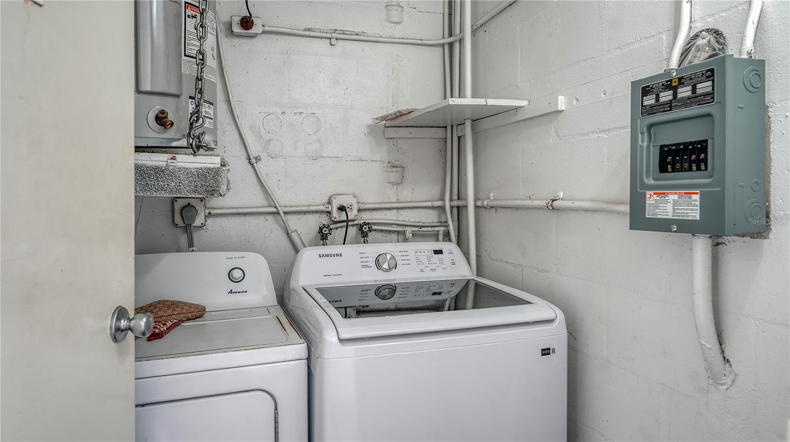 ISLAND HOUSE - Residential