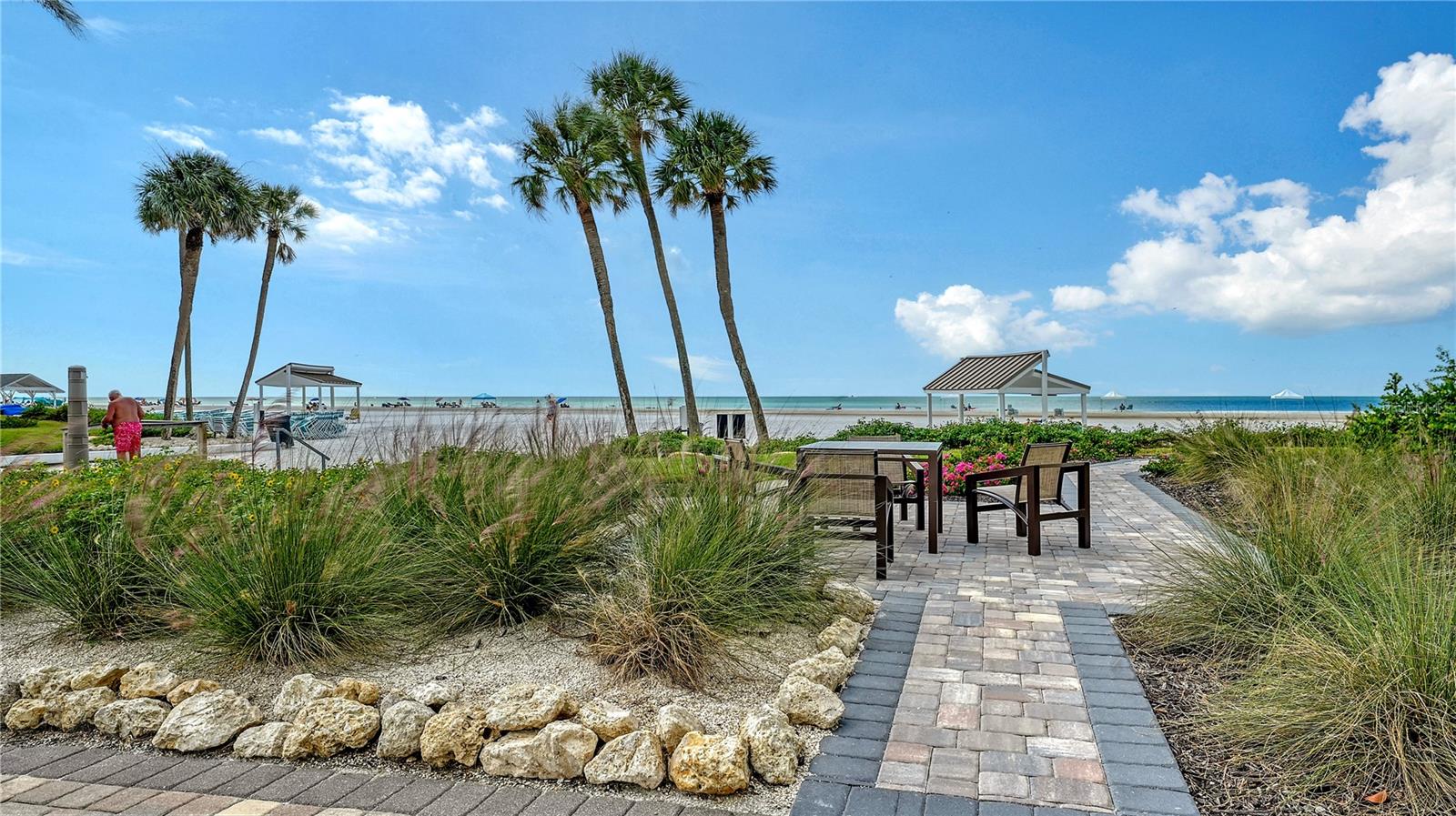 ISLAND HOUSE - Residential