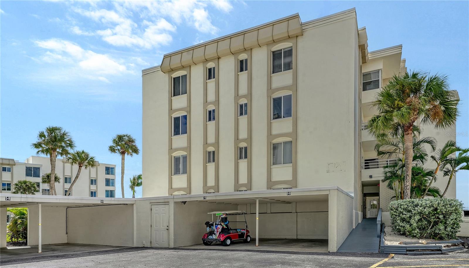 ISLAND HOUSE - Residential