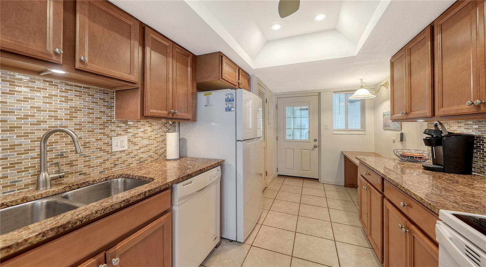 ISLAND HOUSE - Residential