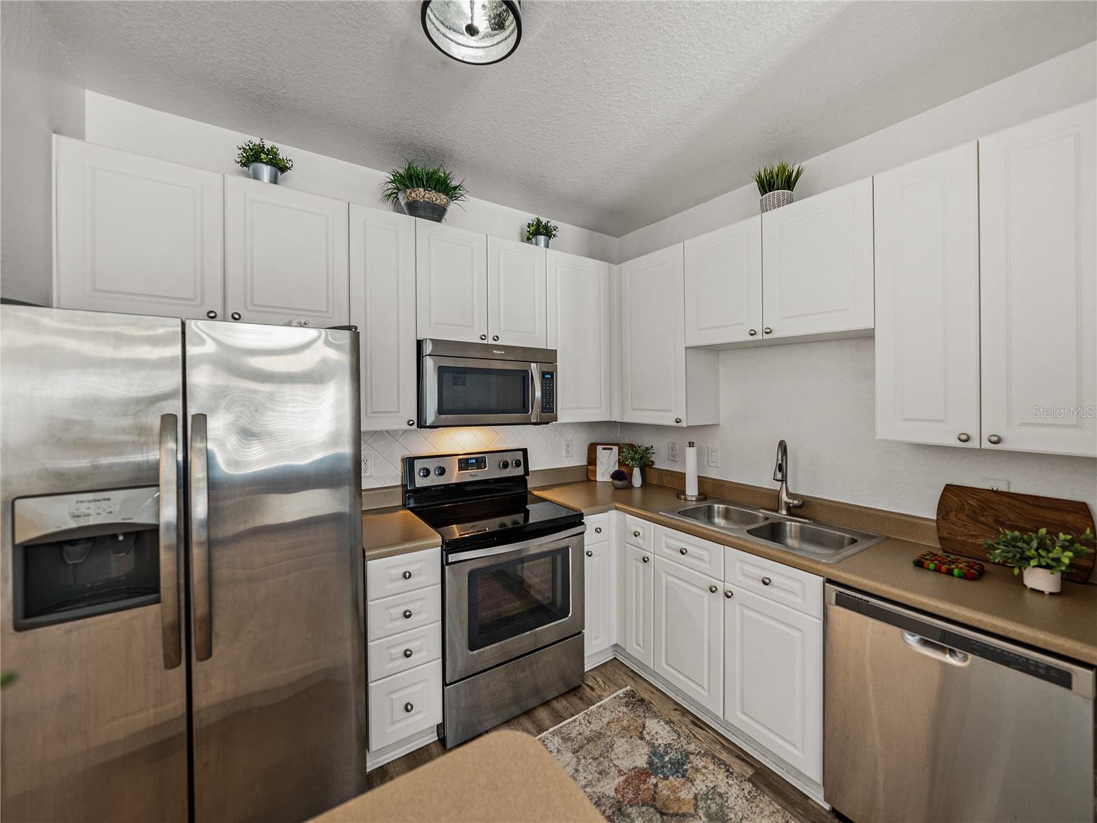 4221 W SPRUCE STREET 2302