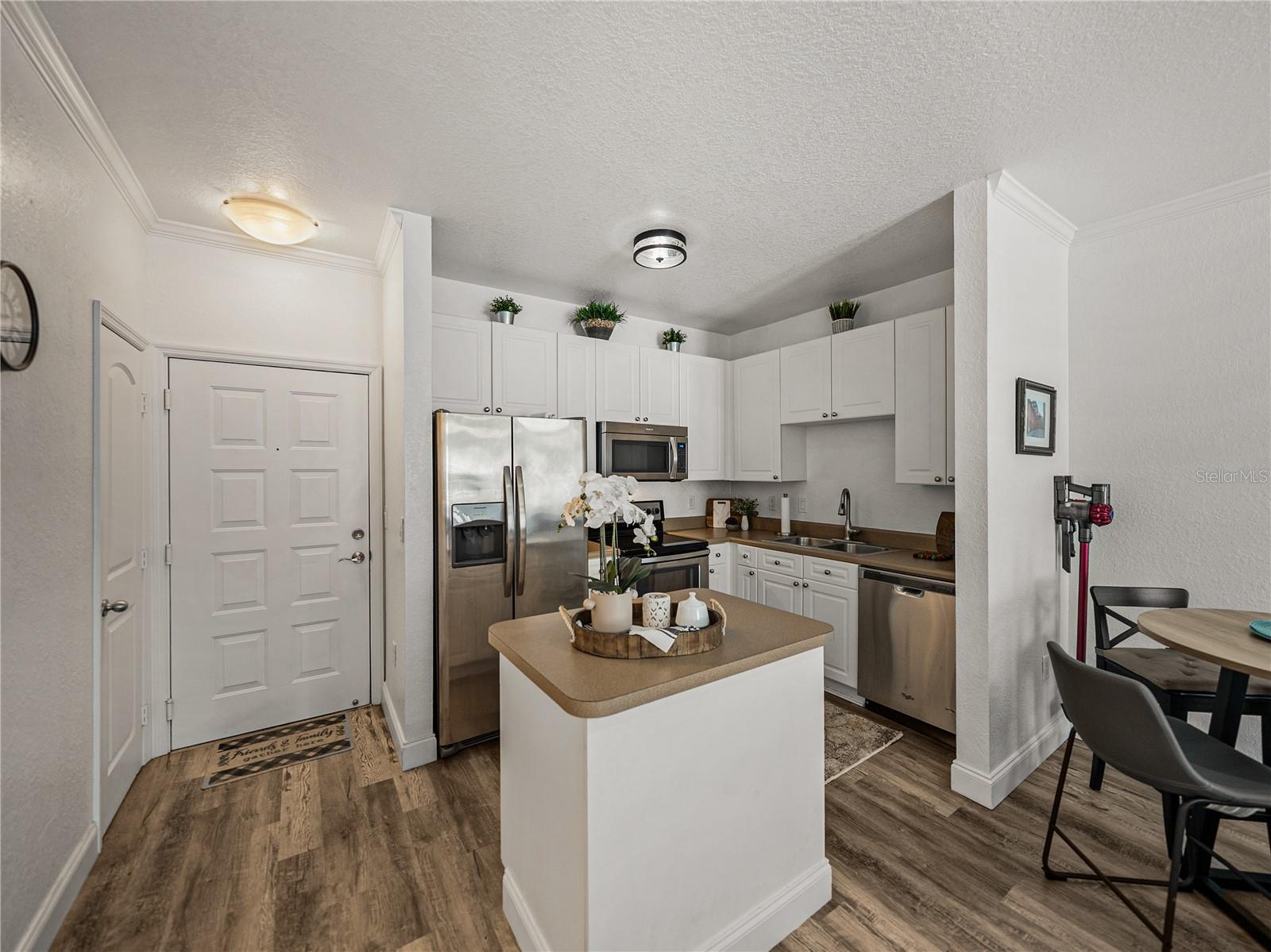 4221 W SPRUCE STREET 2302