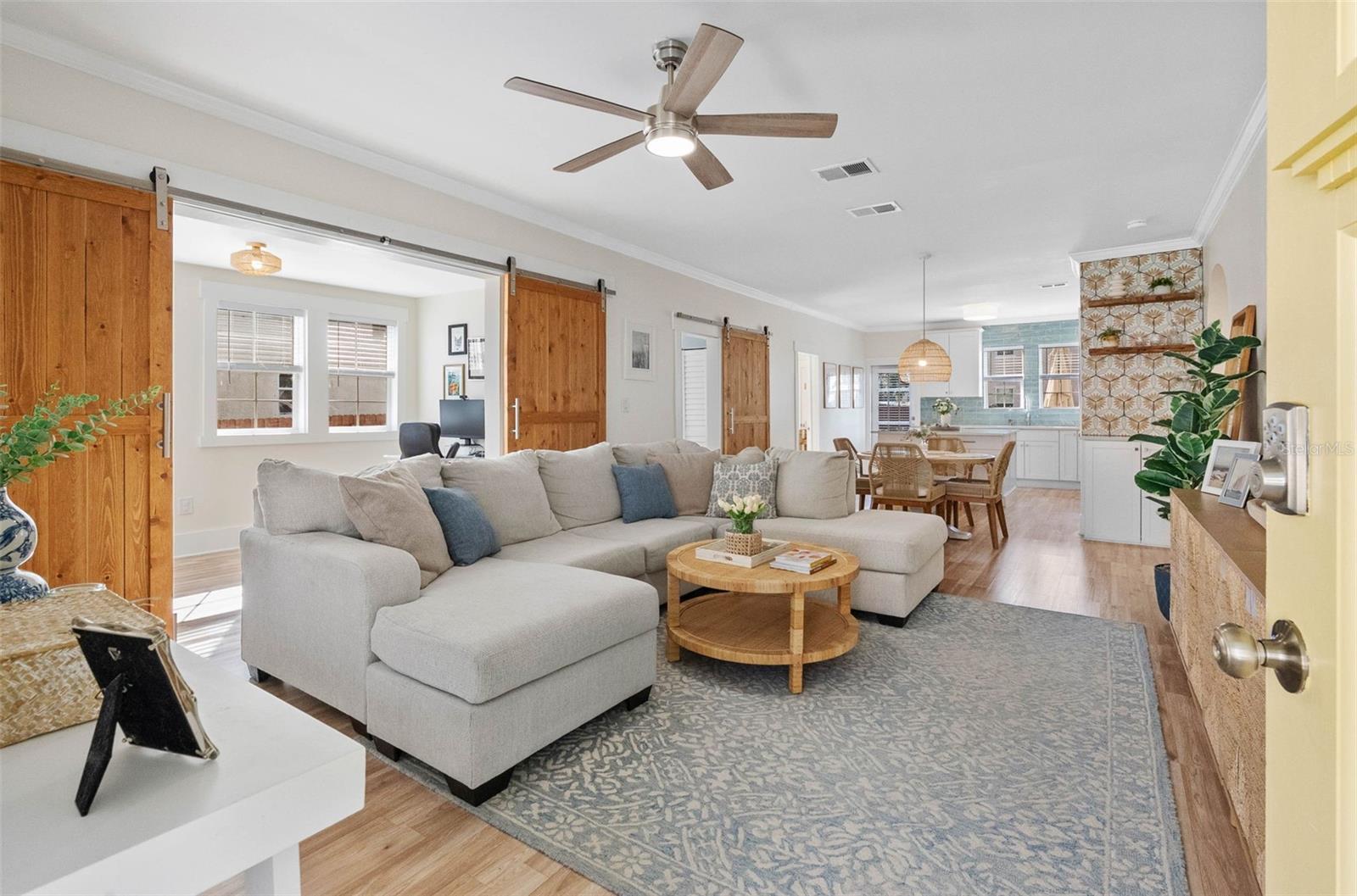 210 W EUCLID AVENUE