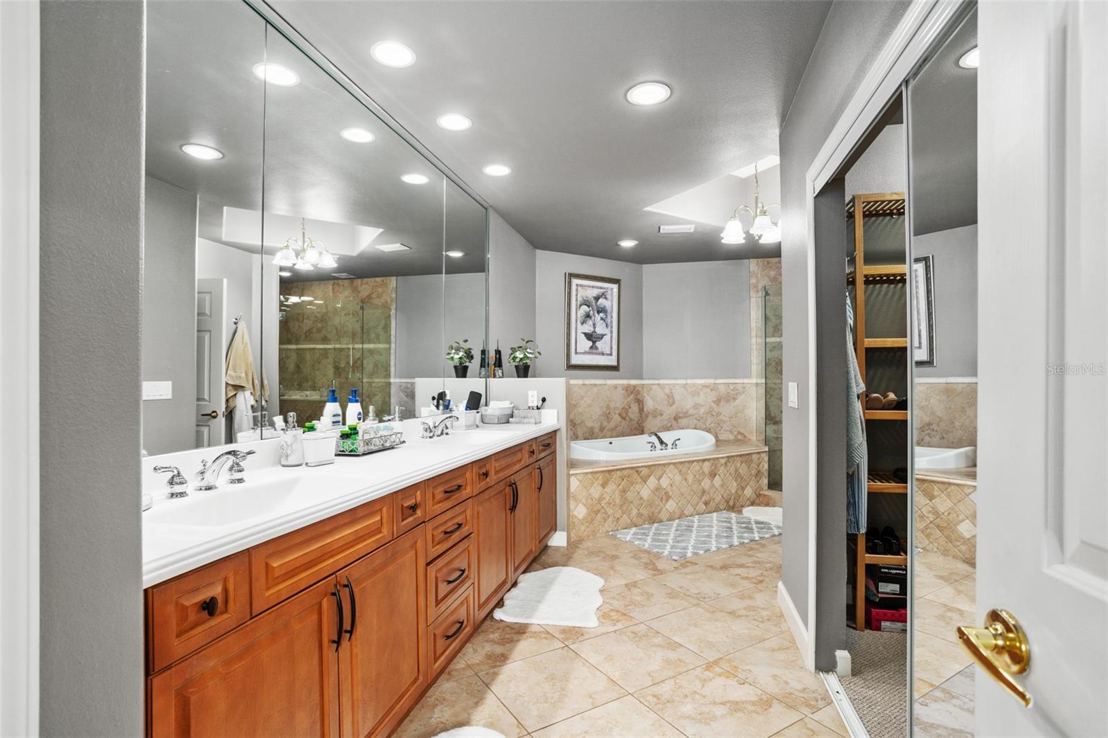 VIZCAYA HEIGHTS CONDO 08 - Residential Lease