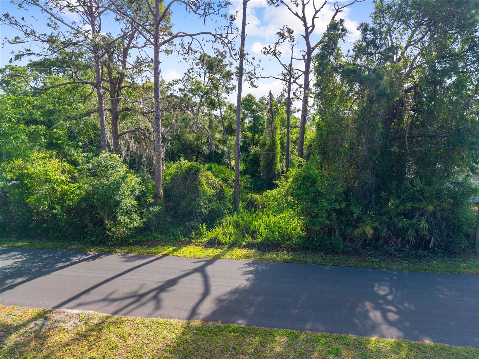 OAKWOOD SHORES - Land