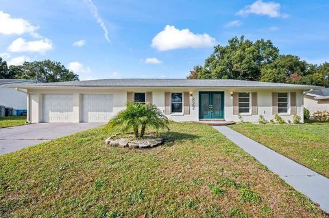 Photo of 822 Glen Arden Way, Altamonte Springs, FL 32701 (MLS # O6313843)