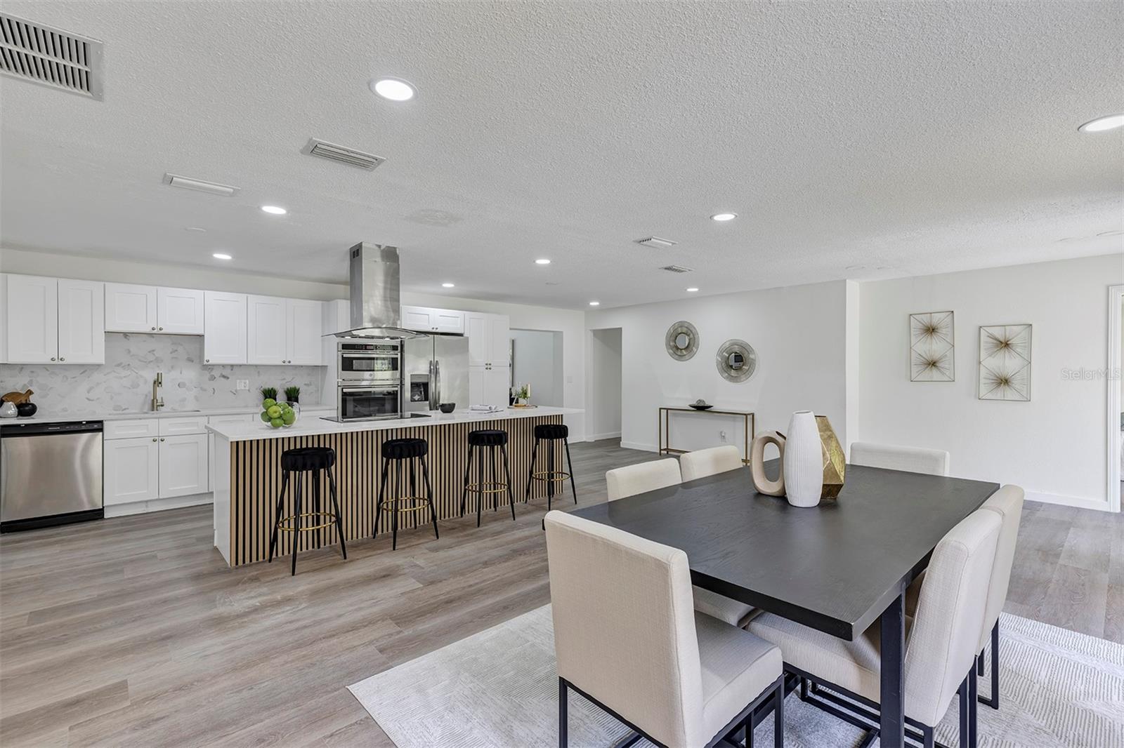 822 GLEN ARDEN WAY