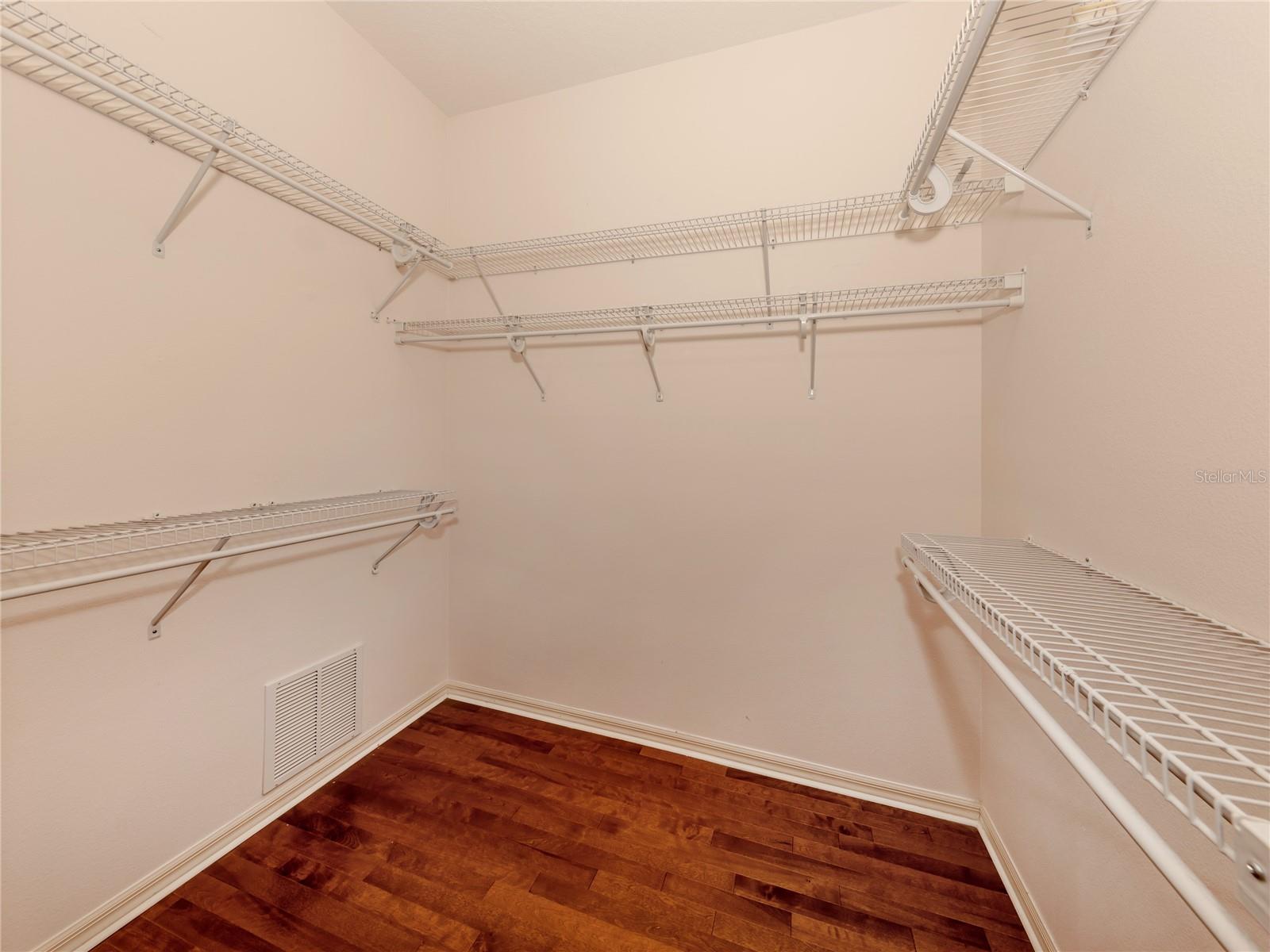 LAKERIDGE FALLS PH 1B - Residential