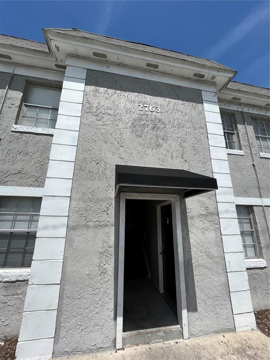 Freshly updated 2/1.5 1st floor unit in Catalina Isles. Fresh paint throughout, new blinds, newer bathroom vanities. Unit has ceramic tile floors throughout! Catalina Isles features a pool and clubhouse. $1,499 deposit.