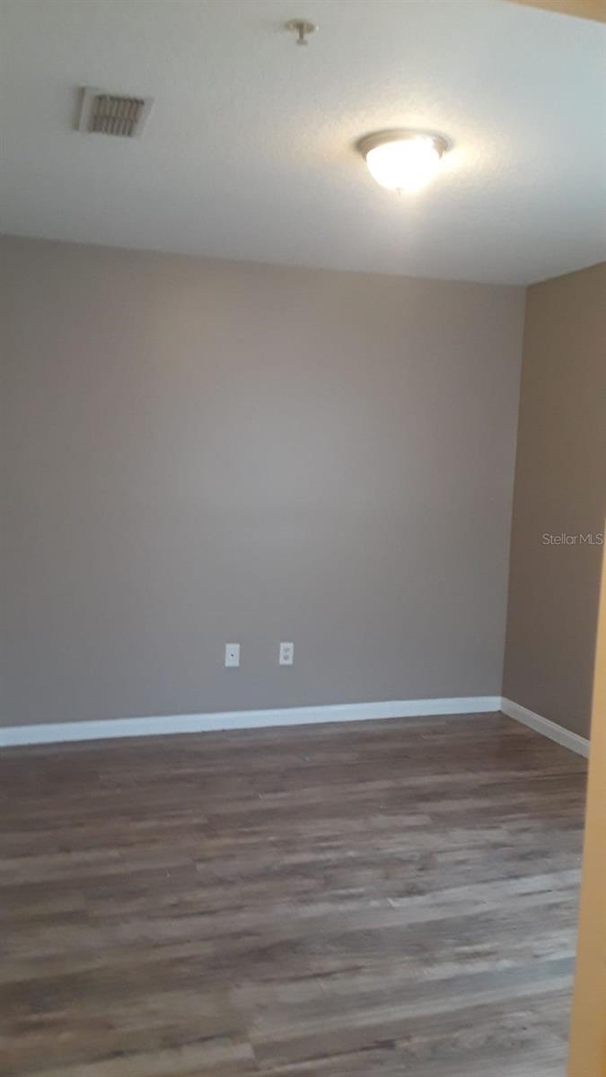 COURTNEY LNDG - Residential