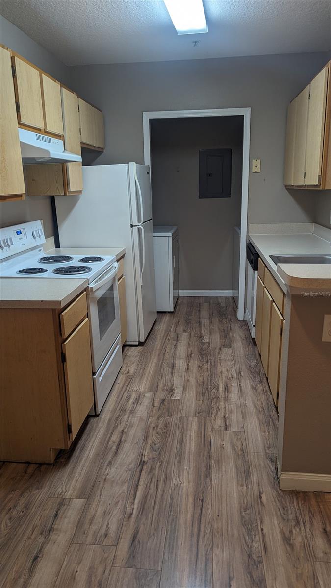 COURTNEY LNDG - Residential