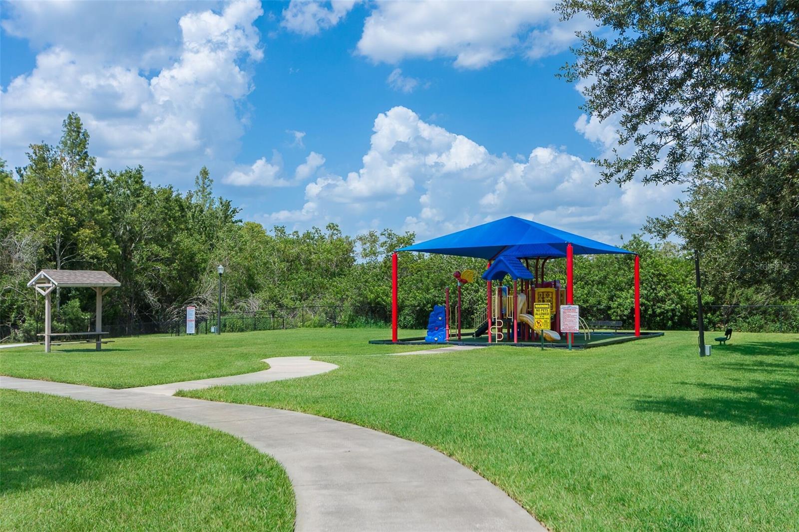 COURTNEY LNDG - Residential