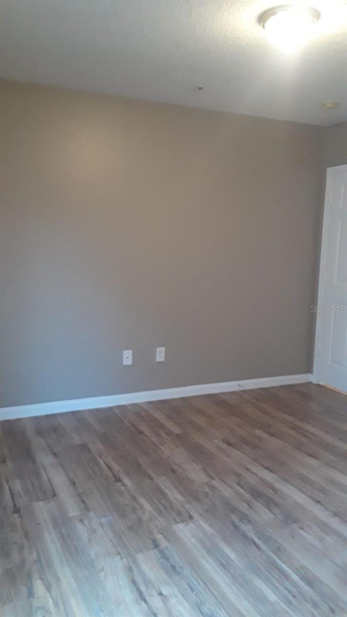 COURTNEY LNDG - Residential