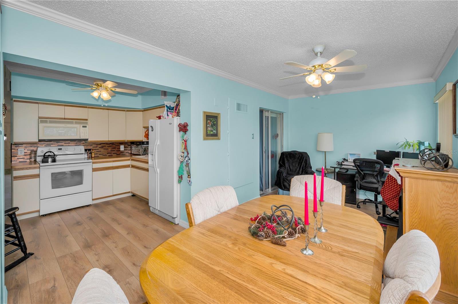 ON TOP OF THE WORLD - Residential Lease