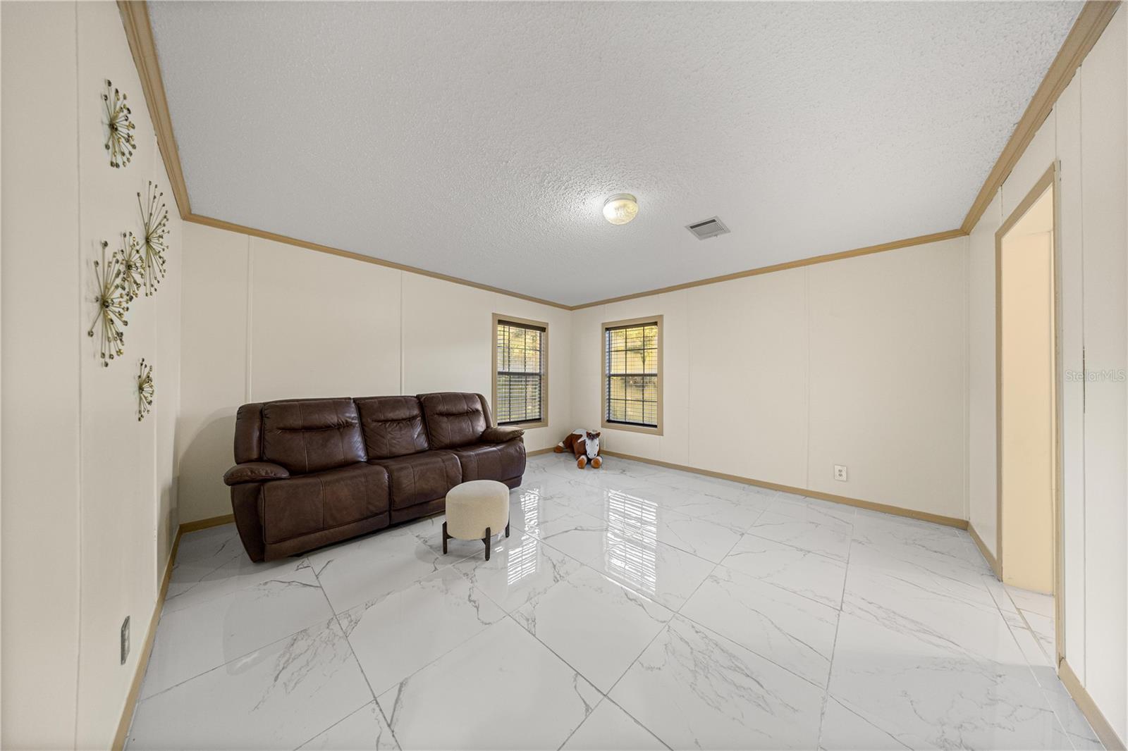 ACERAGE NON-SUBDIVISION - Residential