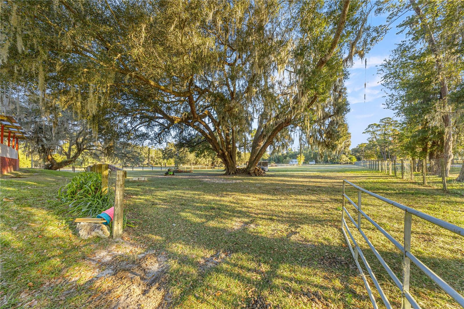 ACERAGE NON-SUBDIVISION - Residential