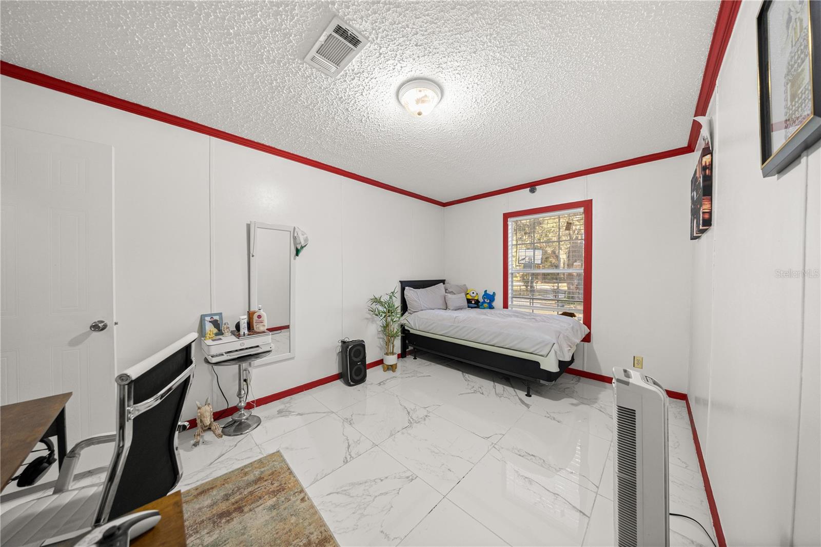 ACERAGE NON-SUBDIVISION - Residential