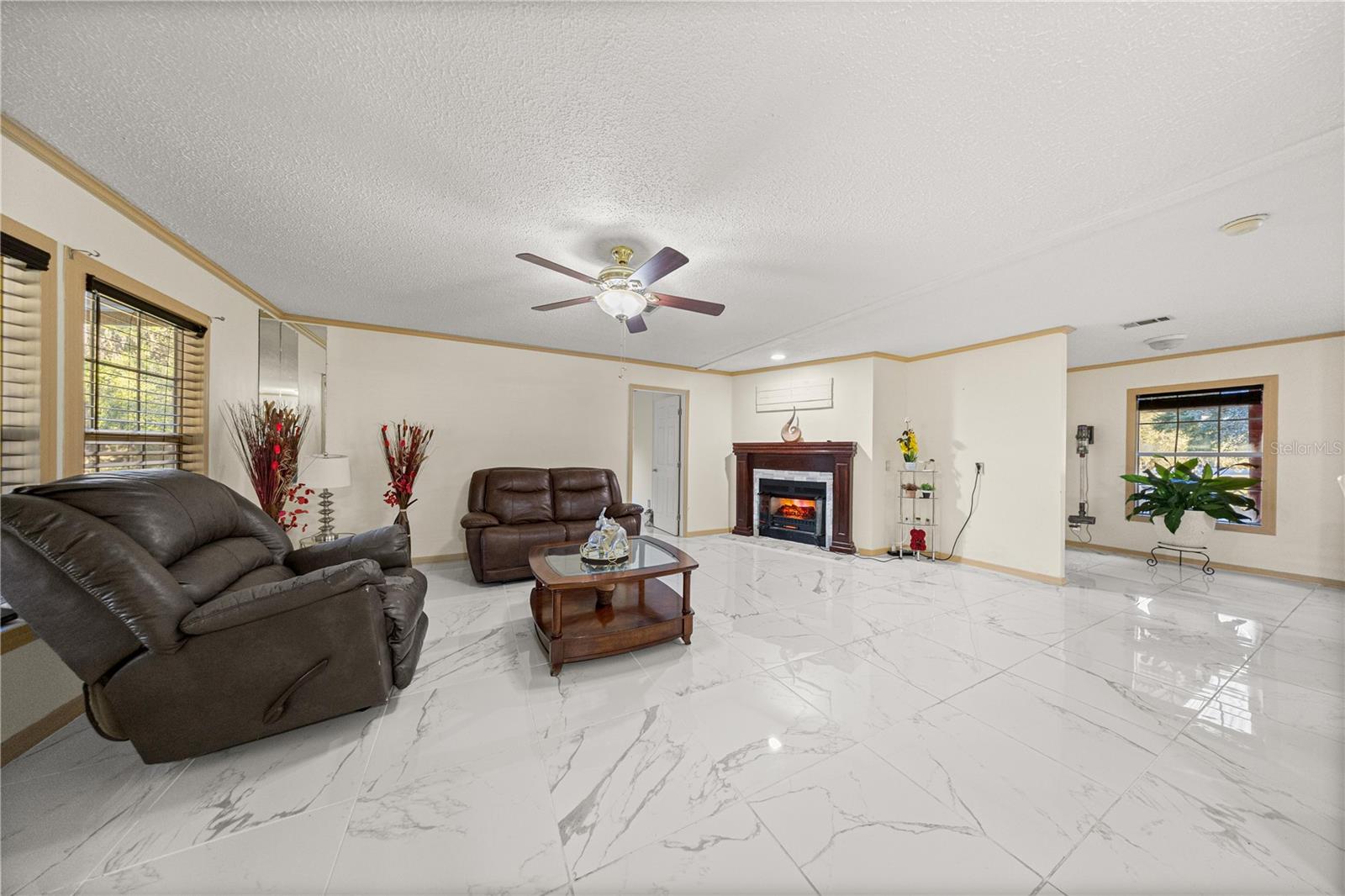 ACERAGE NON-SUBDIVISION - Residential