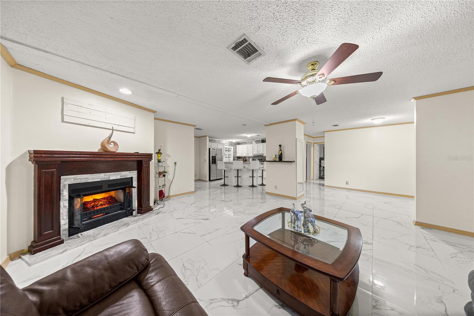 ACERAGE NON-SUBDIVISION - Residential