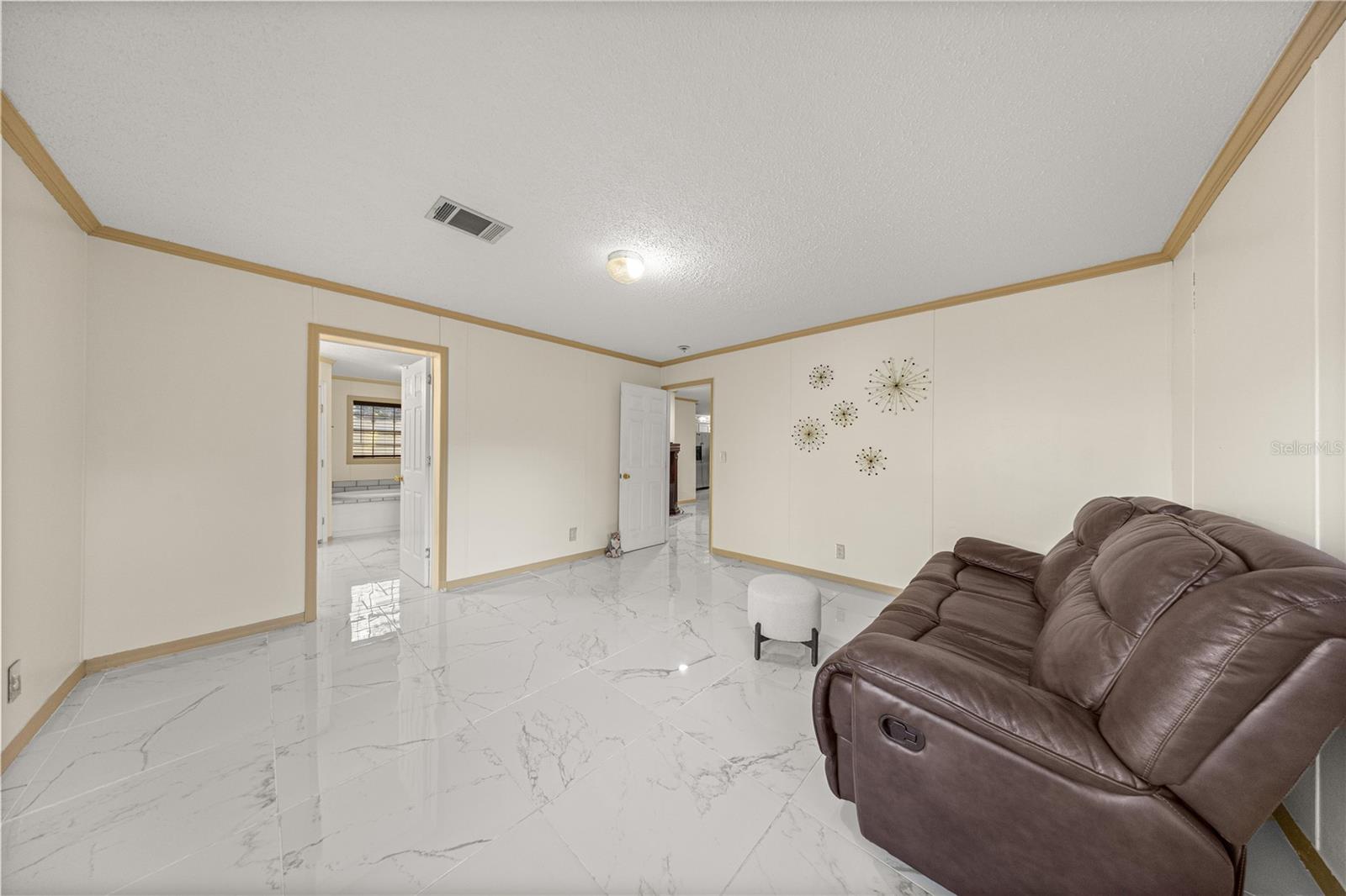 ACERAGE NON-SUBDIVISION - Residential