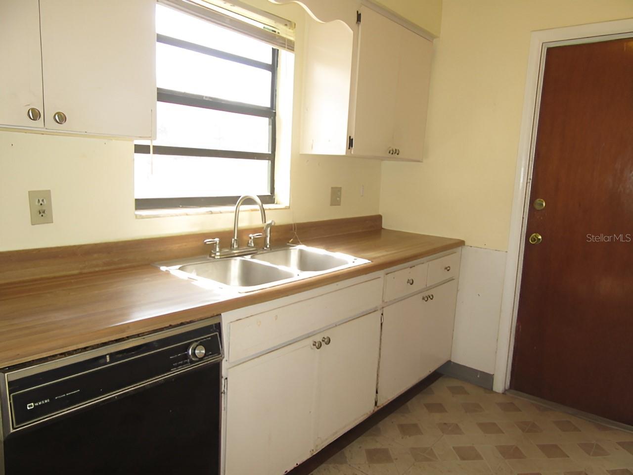 POINSETTIA VILLAGE - Residential